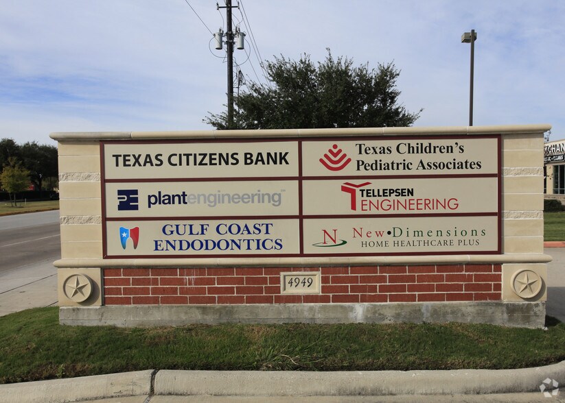 More Photos Of 4949 Fairmont Pky, Pasadena Office For Lease