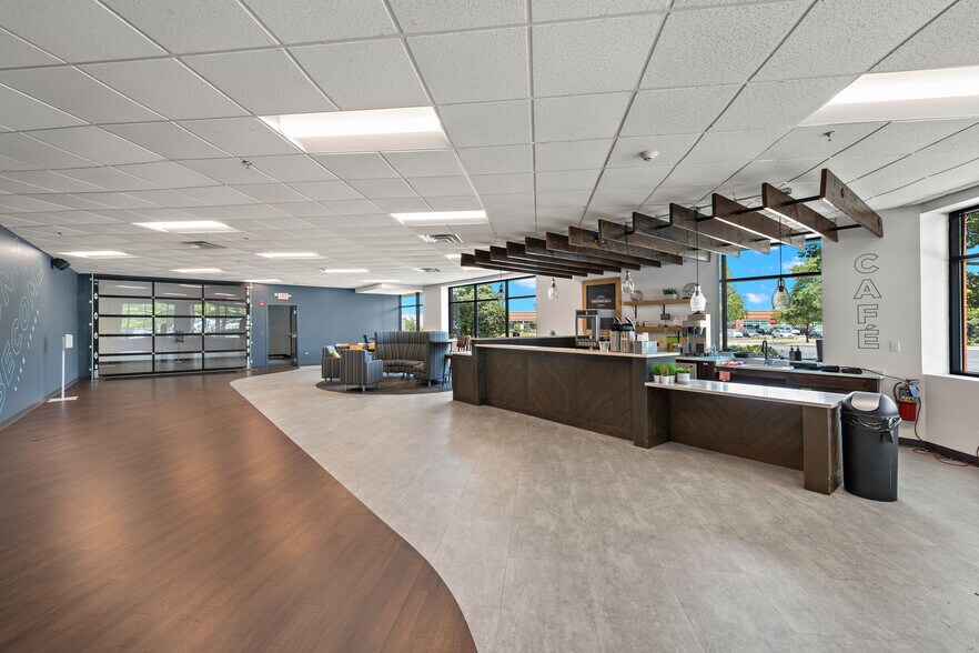 More Photos Of 1231-1251 Windham Pky, Romeoville Office For Sale