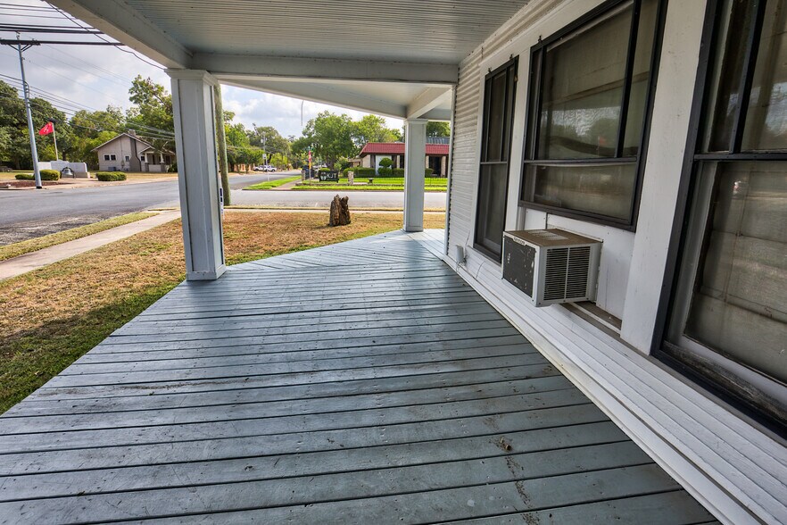 More Photos Of 158 E Colorado St, La Grange Apartments For Sale