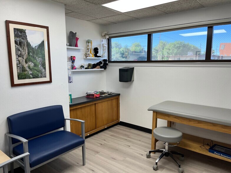 More Photos Of 124 Alvarado Dr SE, Albuquerque Medical For Lease