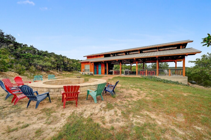 More Photos Of 7400 McGregor Ln, Dripping Springs Hotel For Sale