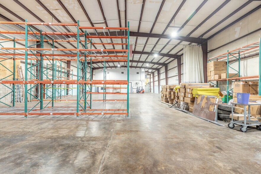 More Photos Of 430 Andalusia Ave, Ormond Beach Warehouse For Lease