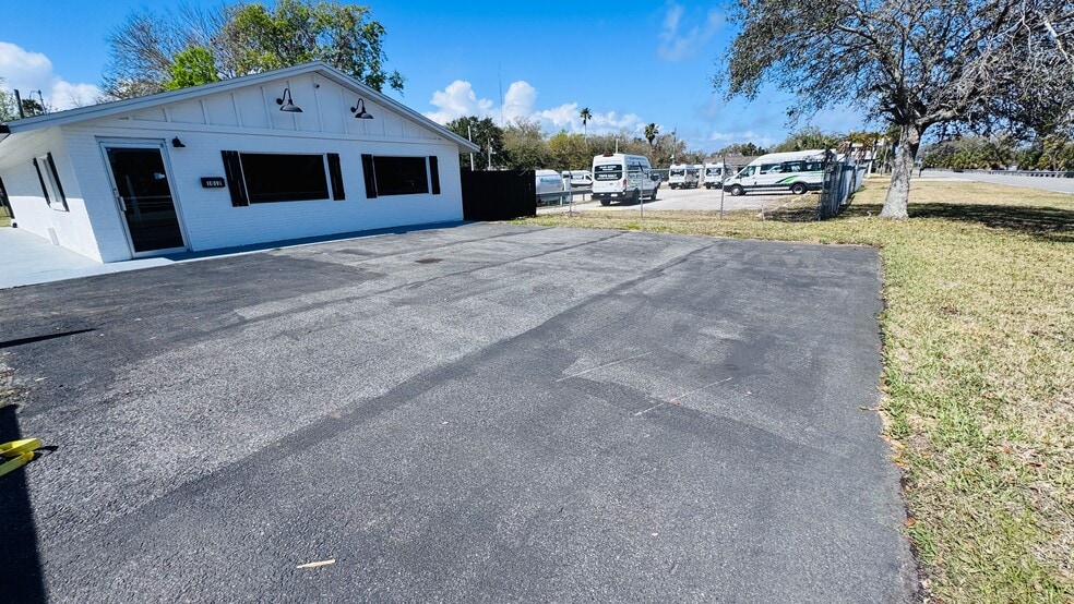 More Photos Of 1012 N Nova Rd, Daytona Beach Industrial For Sale