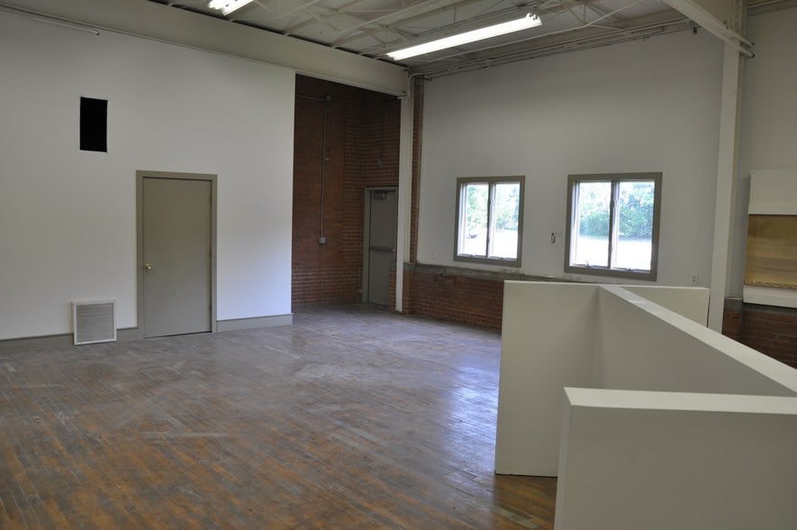 More Photos Of 8-10 Cairn St, Rochester Warehouse For Sale