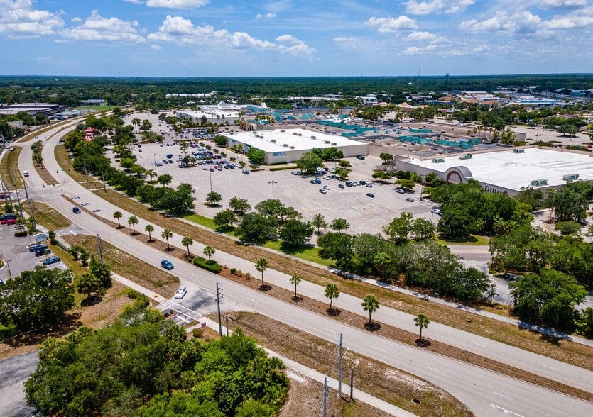 More Photos Of 1441 Tamiami Trl, Port Charlotte Department Store For Sale