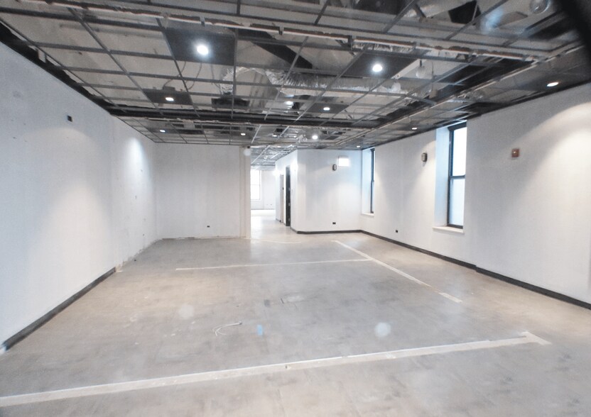 More Photos Of 158 W Erie St, Chicago Office For Lease