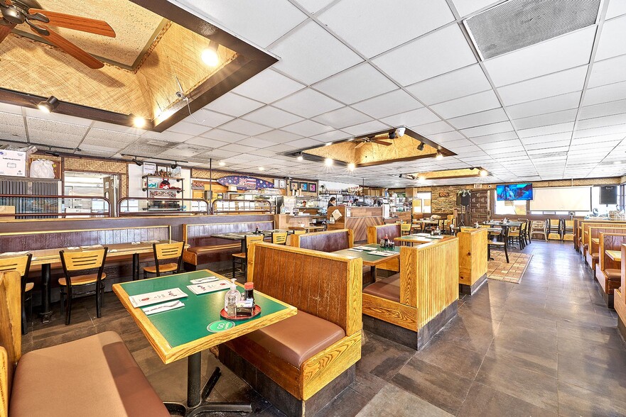 More Photos Of 15926 S Western Ave, Gardena Restaurant For Sale