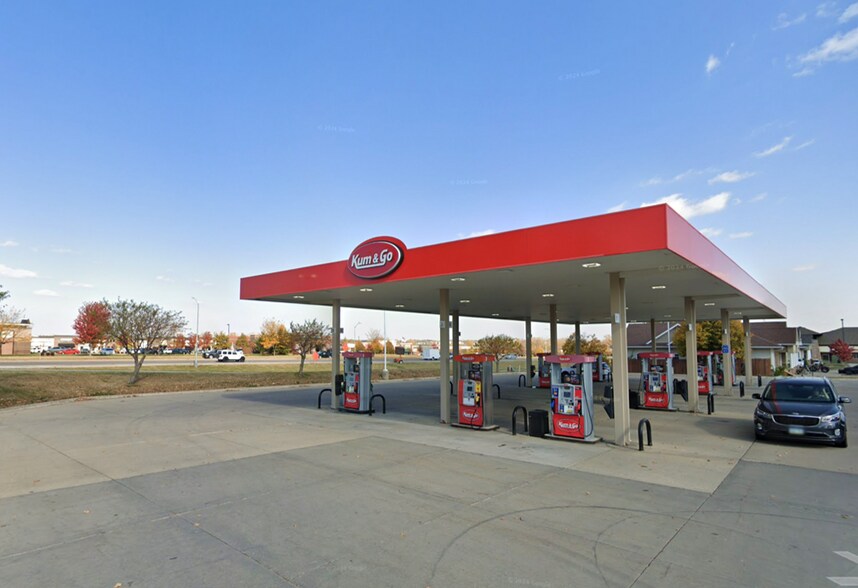 More Photos Of 1910 SW White Birch Cir, Ankeny Convenience Store For Sale