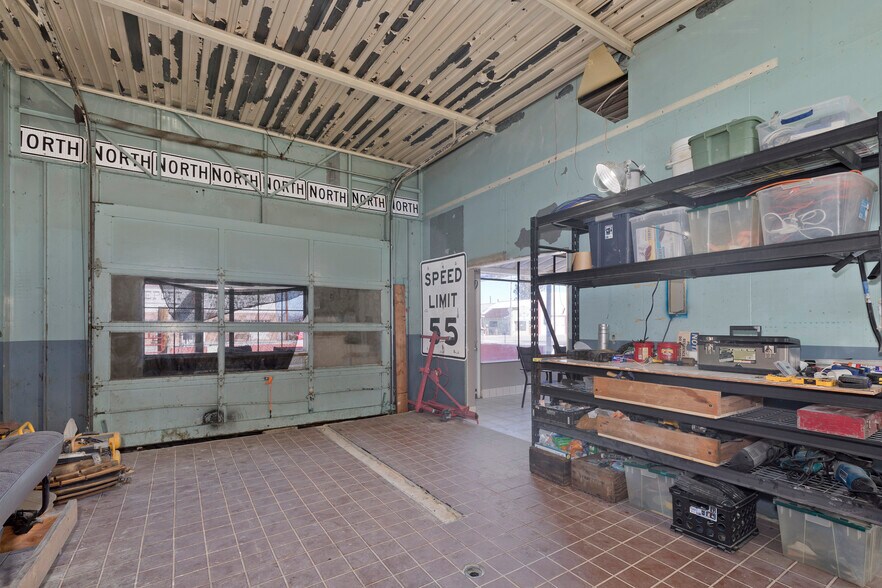 More Photos Of 20 S Sinclair St, Bridgeport Flex For Sale