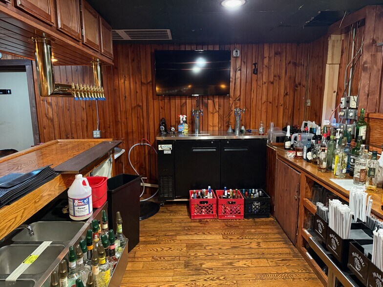 More Photos Of 42087 State Route 154, Lisbon Restaurant For Sale