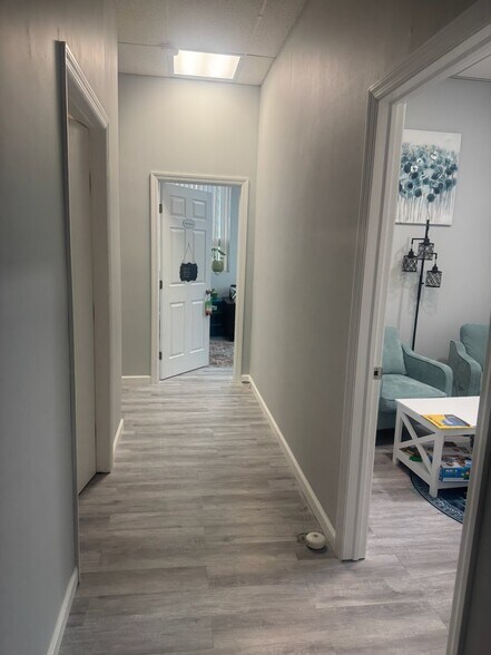 More Photos Of 166 E Jericho Tpke, Mineola Office For Lease