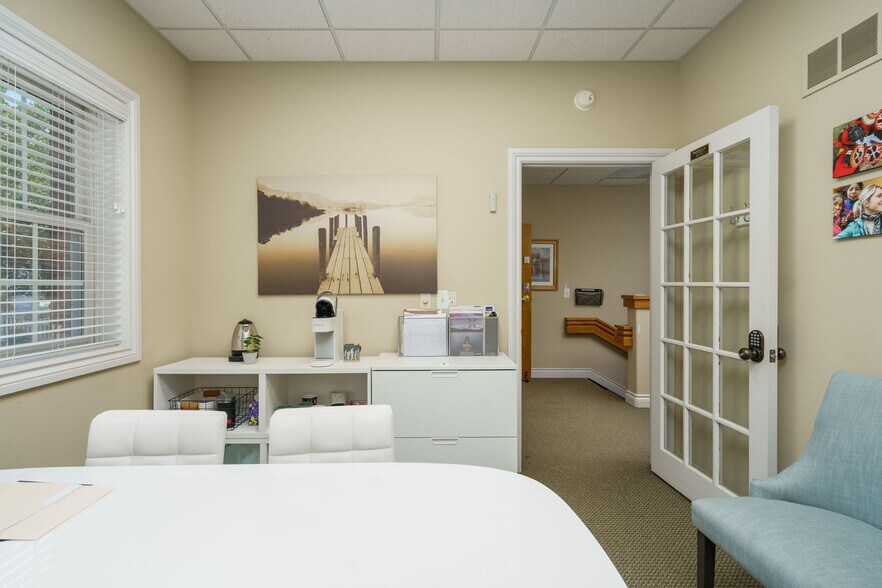 More Photos Of 206 E Liberty St, Milford Office For Sale