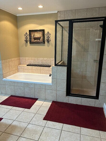 More Photos Of 309 N Lexington St, Manor Medical For Sale