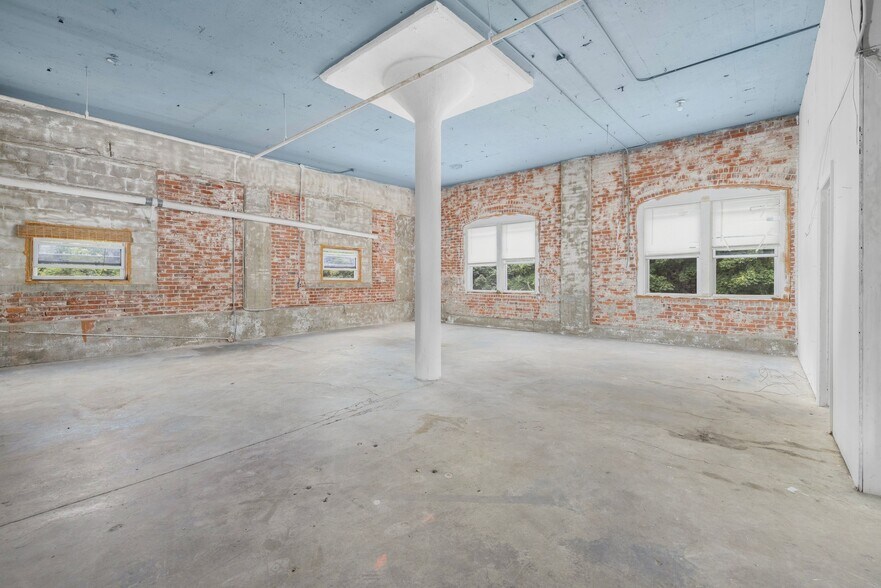 More Photos Of 92 Pleasant St, Pawtucket Warehouse For Sale