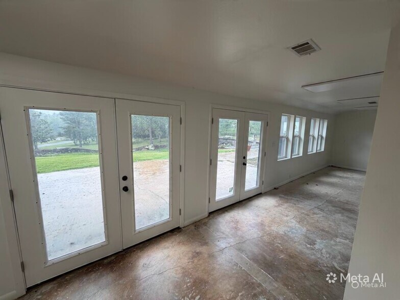More Photos Of 202 River Oaks Dr, Hot Springs National Park Freestanding For Lease