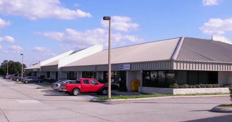 More Photos Of 4951 E Adamo Dr, Tampa Showroom For Lease