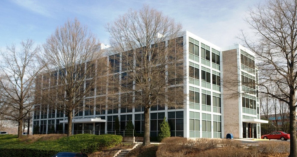 More Photos Of 9111 Edmonston Rd, Greenbelt Office For Lease