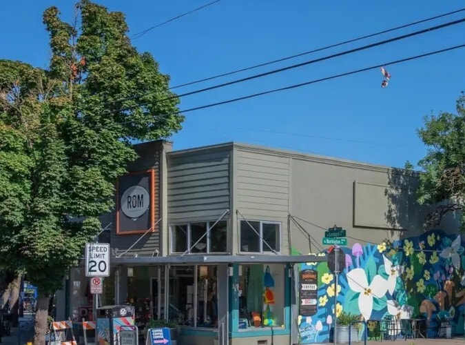 More Photos Of 8621 N Lombard St, Portland Storefront Retail Office For Sale