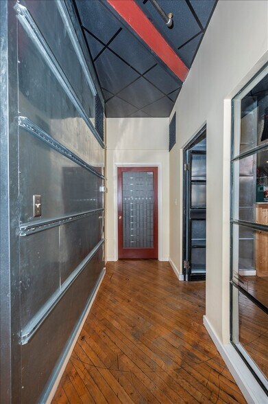 More Photos Of 47 E All Saints St, Frederick Loft Creative Space For Sale