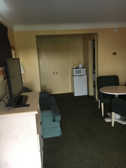 More Photos Of 3345 Latcha Rd, Millbury Hotel For Sale