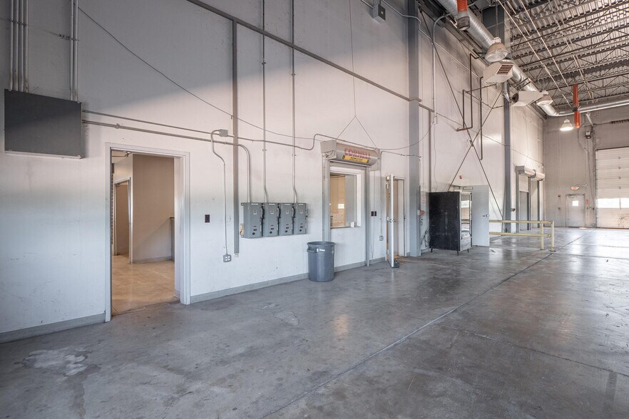 More Photos Of 1116 W County Road 450 N, Brazil Truck Terminal For Lease