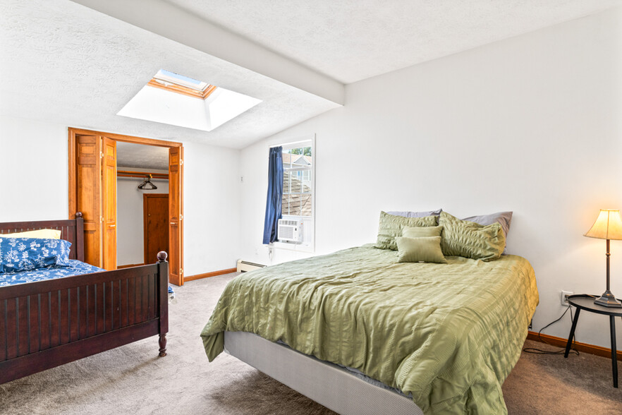 More Photos Of 60 Mile Rd, Wells Restaurant For Sale