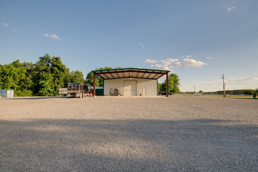 More Photos Of 2533 Highway 41A S, Shelbyville Showroom For Sale