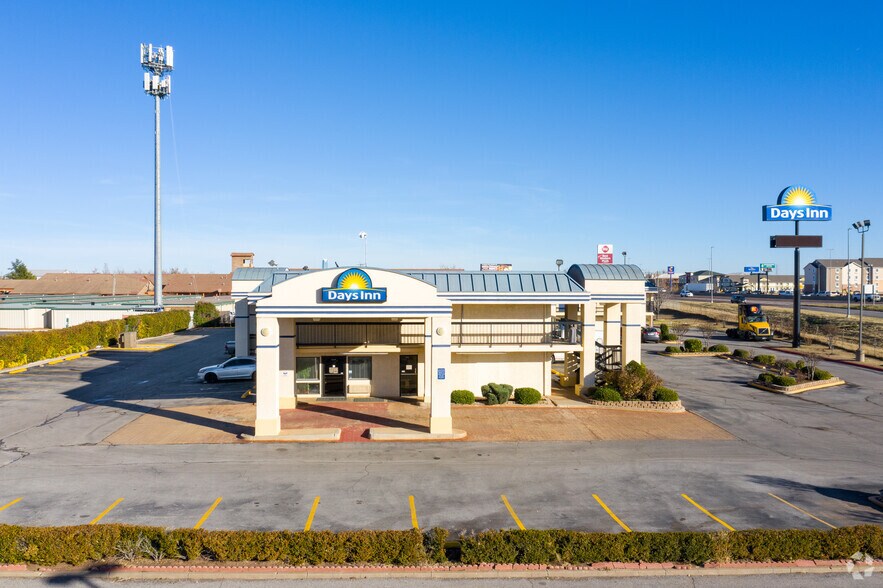 More Photos Of 504 S Meridian Ave, Oklahoma City Hotel For Sale