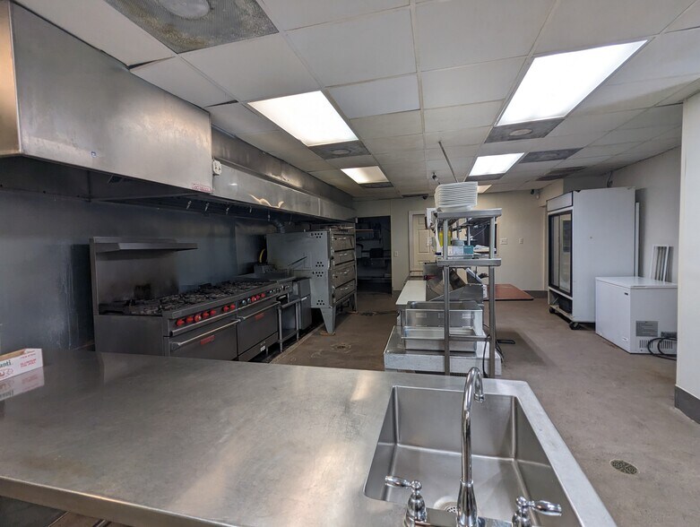 More Photos Of 11261 Highway 12, Orange Freestanding For Sale