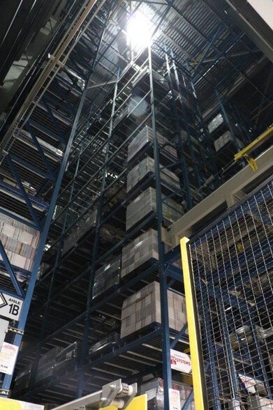 More Photos Of 2300 Brown Ave, Waseca Manufacturing For Sale