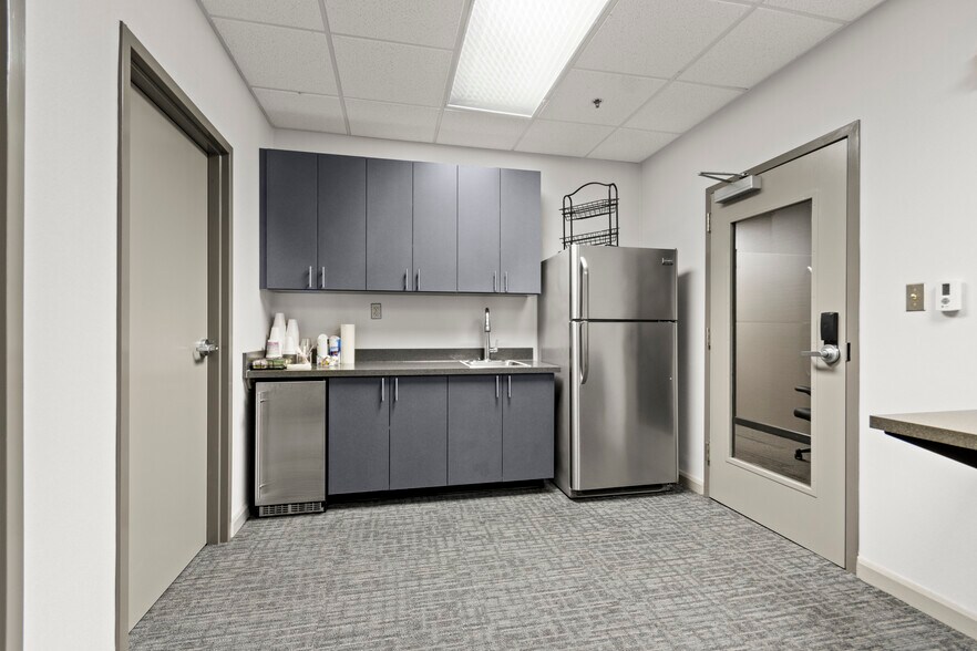 More Photos Of 600 Boulevard S, Huntsville Coworking Space