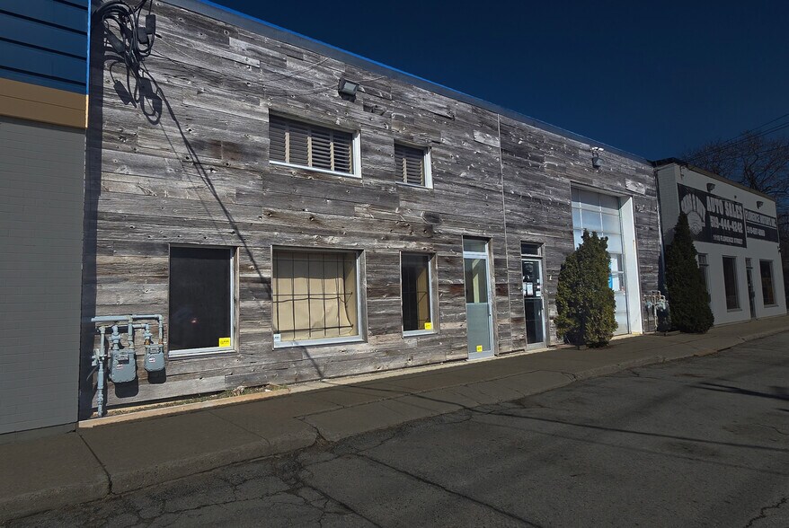 Primary Photo Of 1110 Florence St, London General Retail For Lease