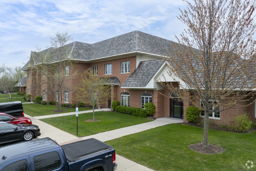 Primary Photo Of 1870 W Winchester Rd, Libertyville Medical For Sale