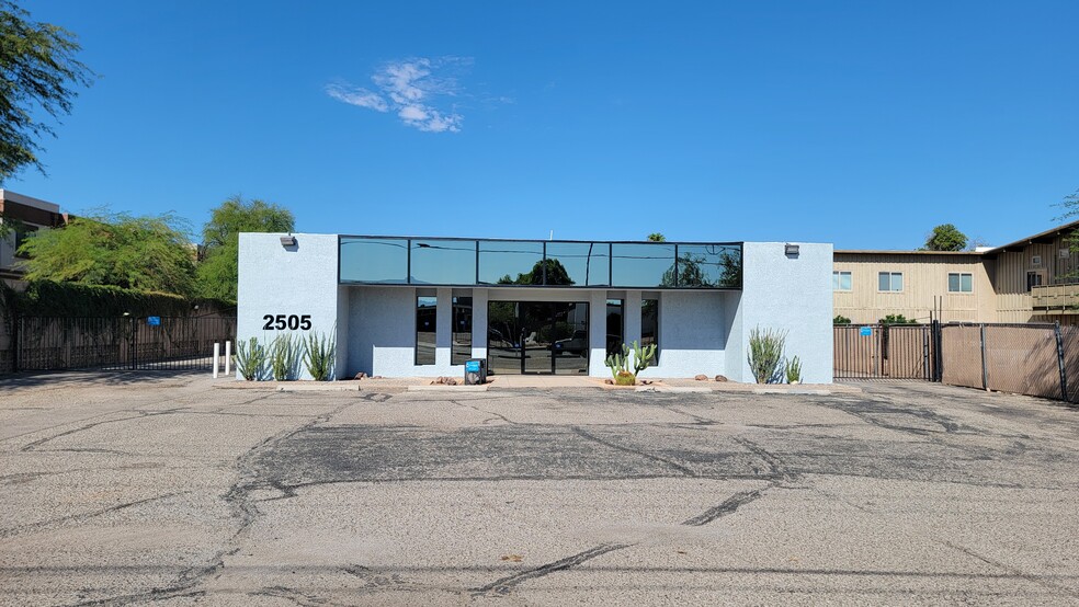 Primary Photo Of 2505 N Alvernon Way, Tucson Office For Sale