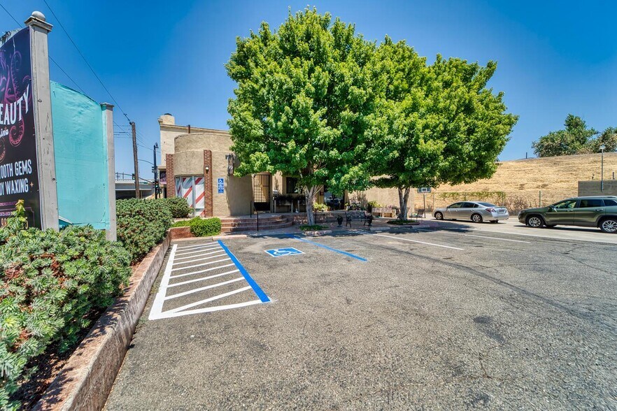 More Photos Of 563 2nd St, Yuba City Office For Sale