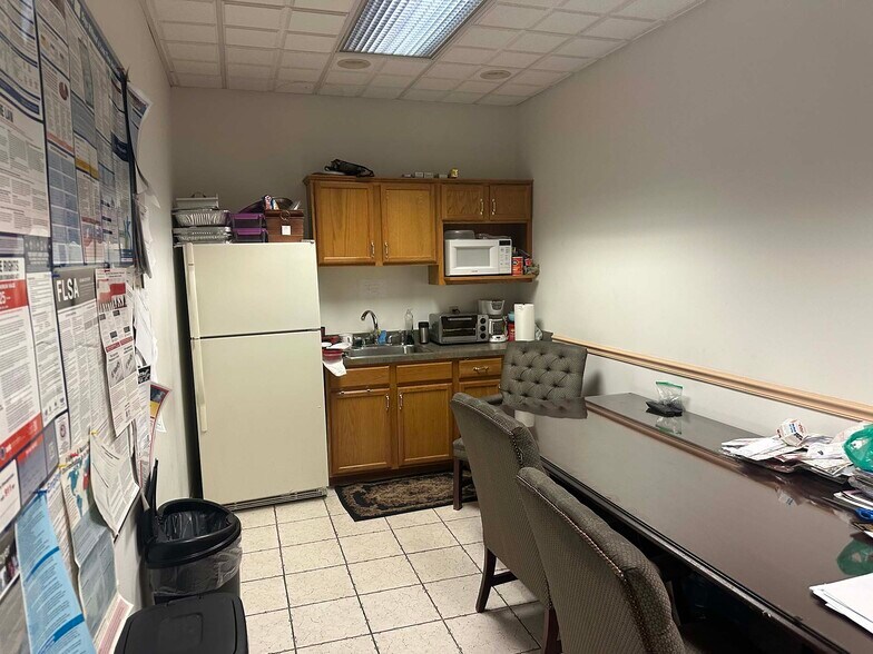 More Photos Of 381 N 9th Ave, Scranton Medical For Sale