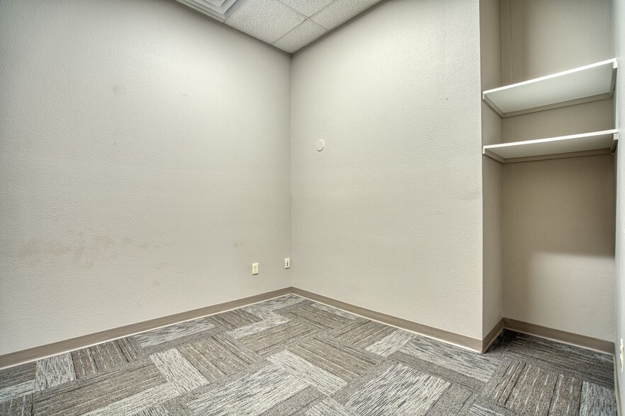 More Photos Of 105 S Sunset St, Longmont Light Manufacturing For Lease