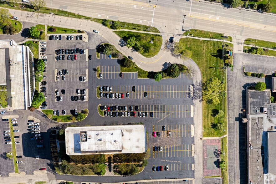 More Photos Of 3601 Algonquin Rd, Rolling Meadows Office For Lease