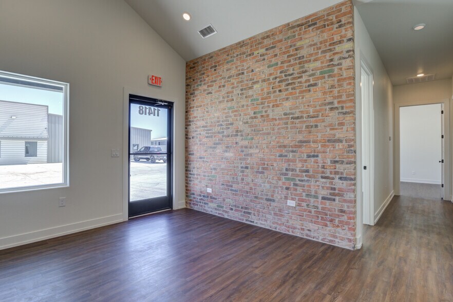 More Photos Of 11418 CR 2220, Lubbock Warehouse For Sale