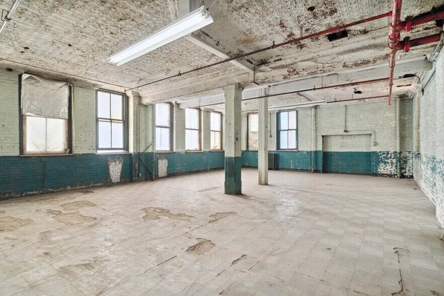 More Photos Of 2916 Weikel St, Philadelphia Warehouse For Sale