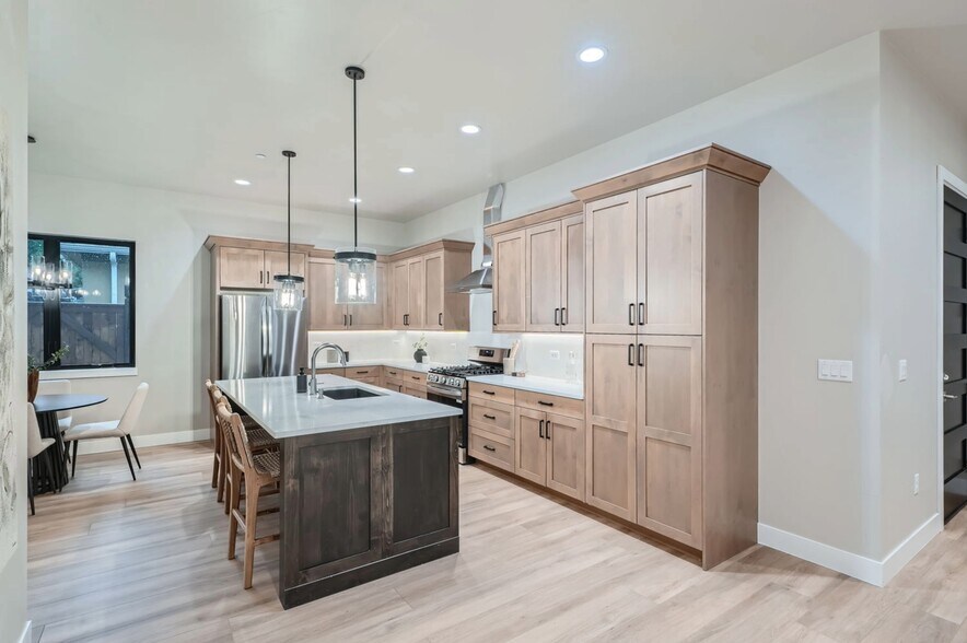 More Photos Of 606 Arapahoe St, Golden Apartments For Sale