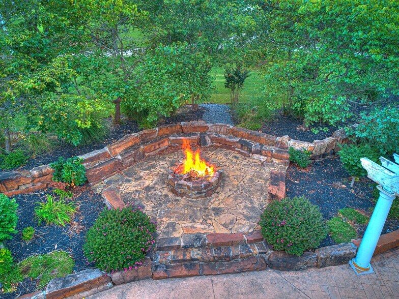 More Photos Of 18509 Brangus Rd, Shawnee Specialty For Sale