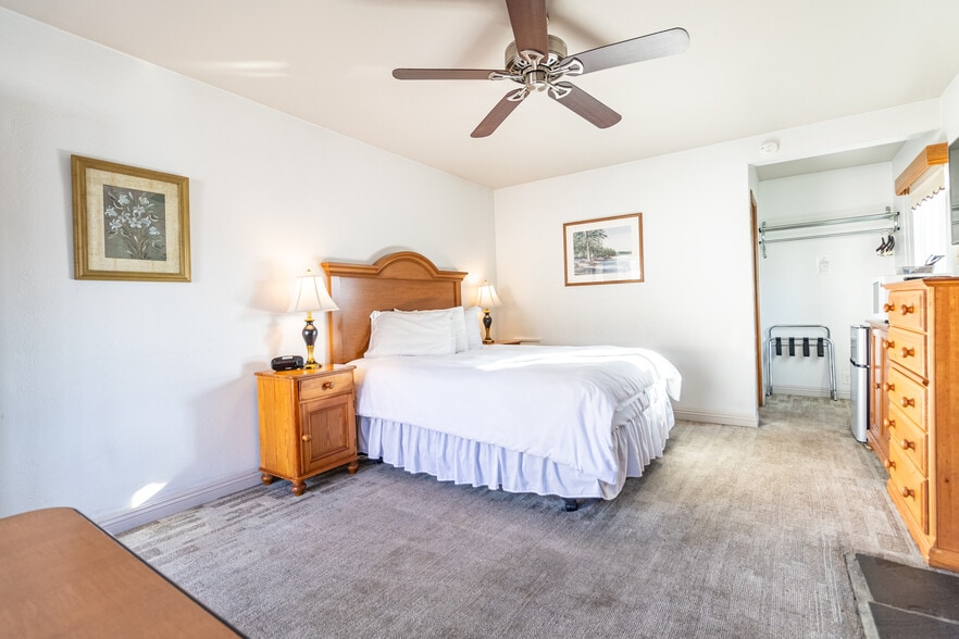 More Photos Of 39756 Big Bear Blvd, Big Bear Lake Hotel For Sale