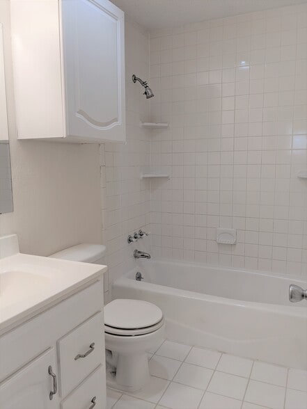 More Photos Of 704 E 22nd St, Houston Apartments For Sale