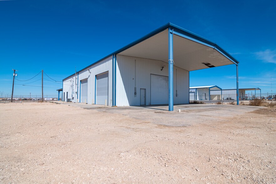 More Photos Of 10691 W Murphy St, Odessa Industrial For Lease
