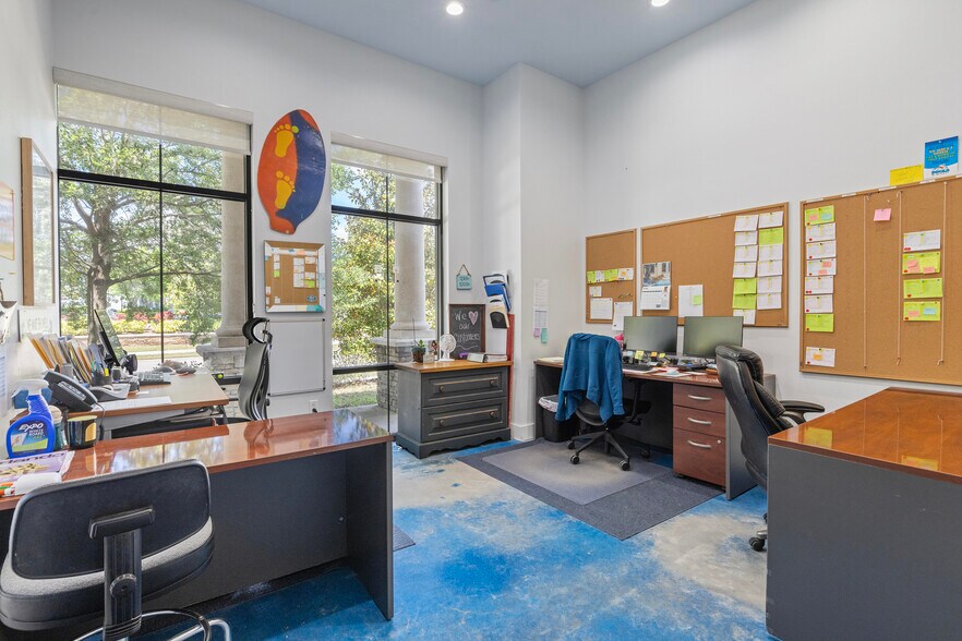 More Photos Of 960 International Pky, Lake Mary Medical For Sale