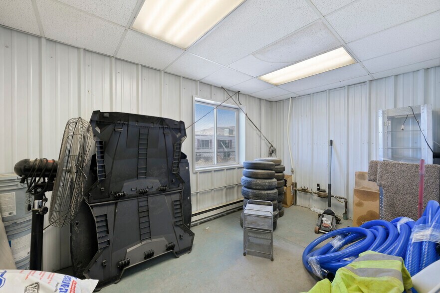 More Photos Of 44-46 Wilkins Peak Dr, Rock Springs Warehouse For Sale