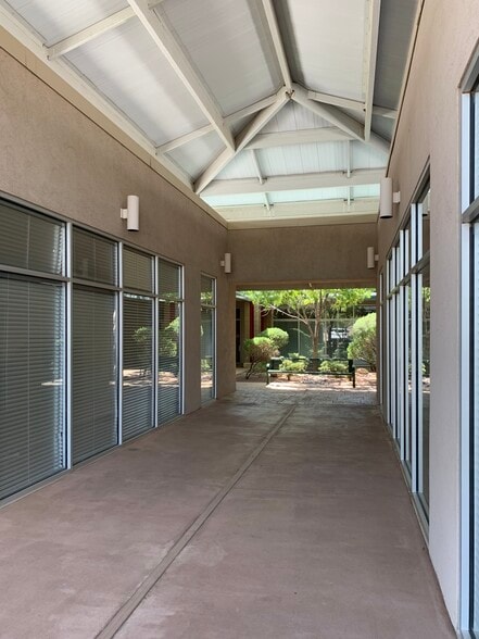 More Photos Of 7170 Westwind Dr, El Paso Medical For Lease