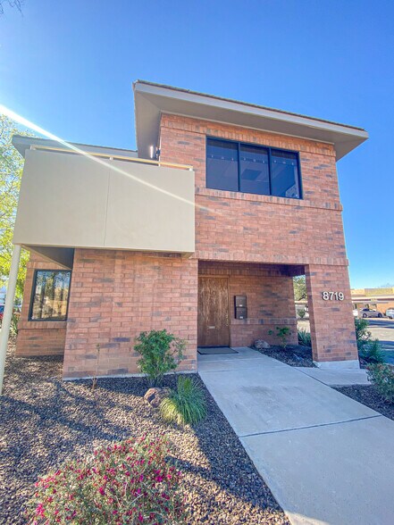 More Photos Of 8719 E San Alberto Dr, Scottsdale Office For Lease