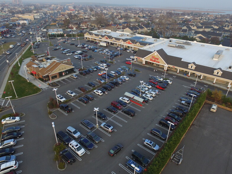 More Photos Of 4575-4597 Austin Blvd, Island Park Storefront For Lease